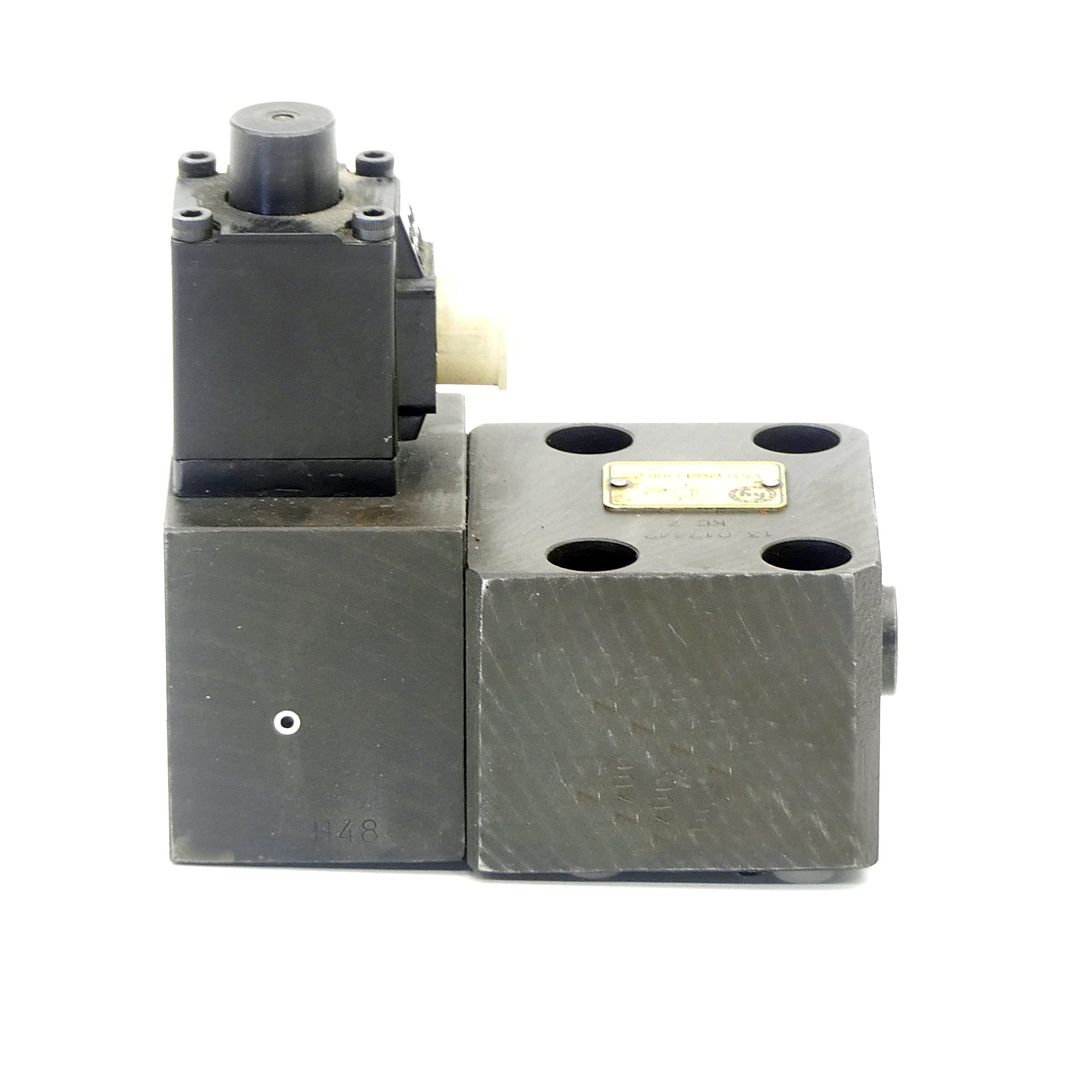 Pressure reducing valve 