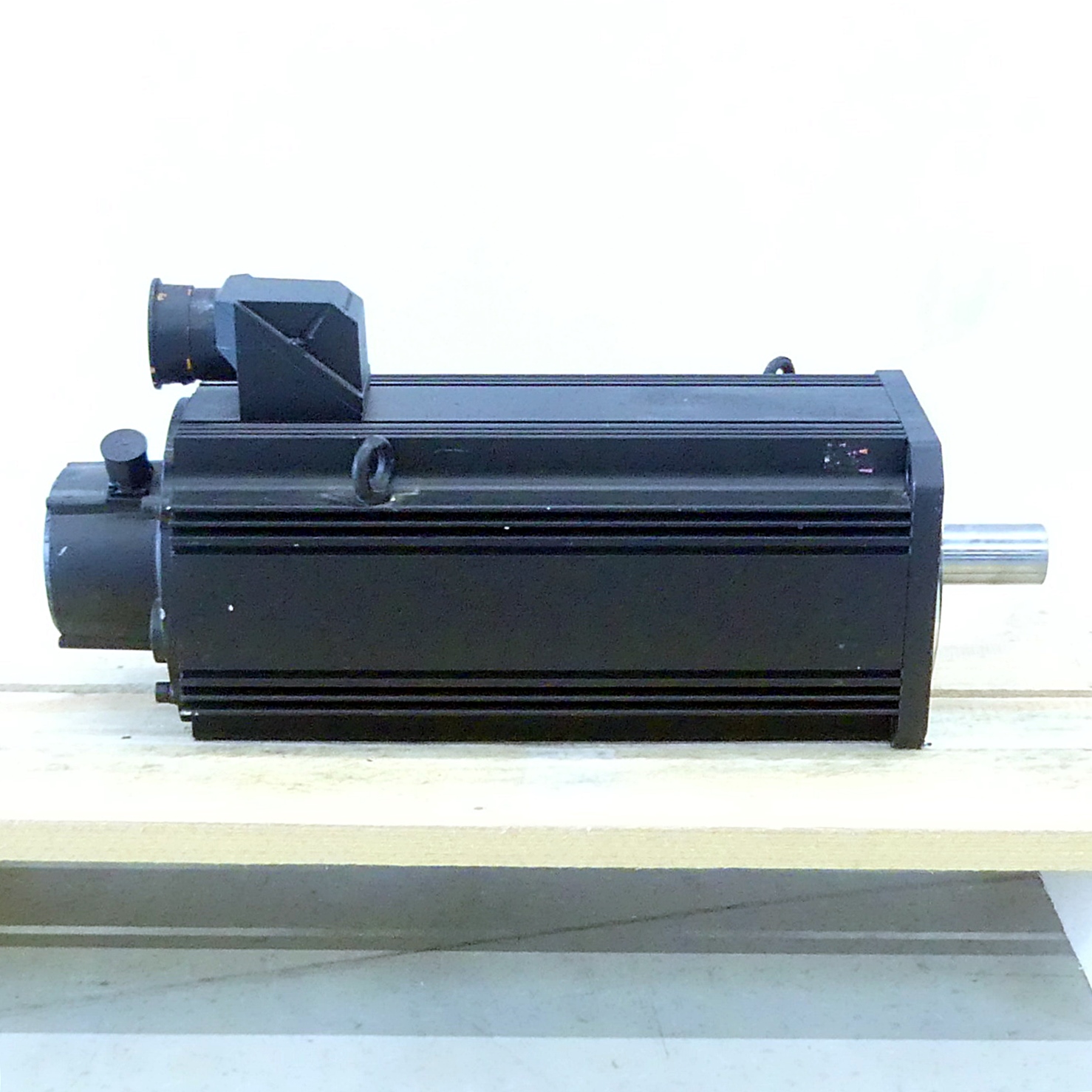 Drehstrom Servomotor MHD115C-024-PG1-BA 