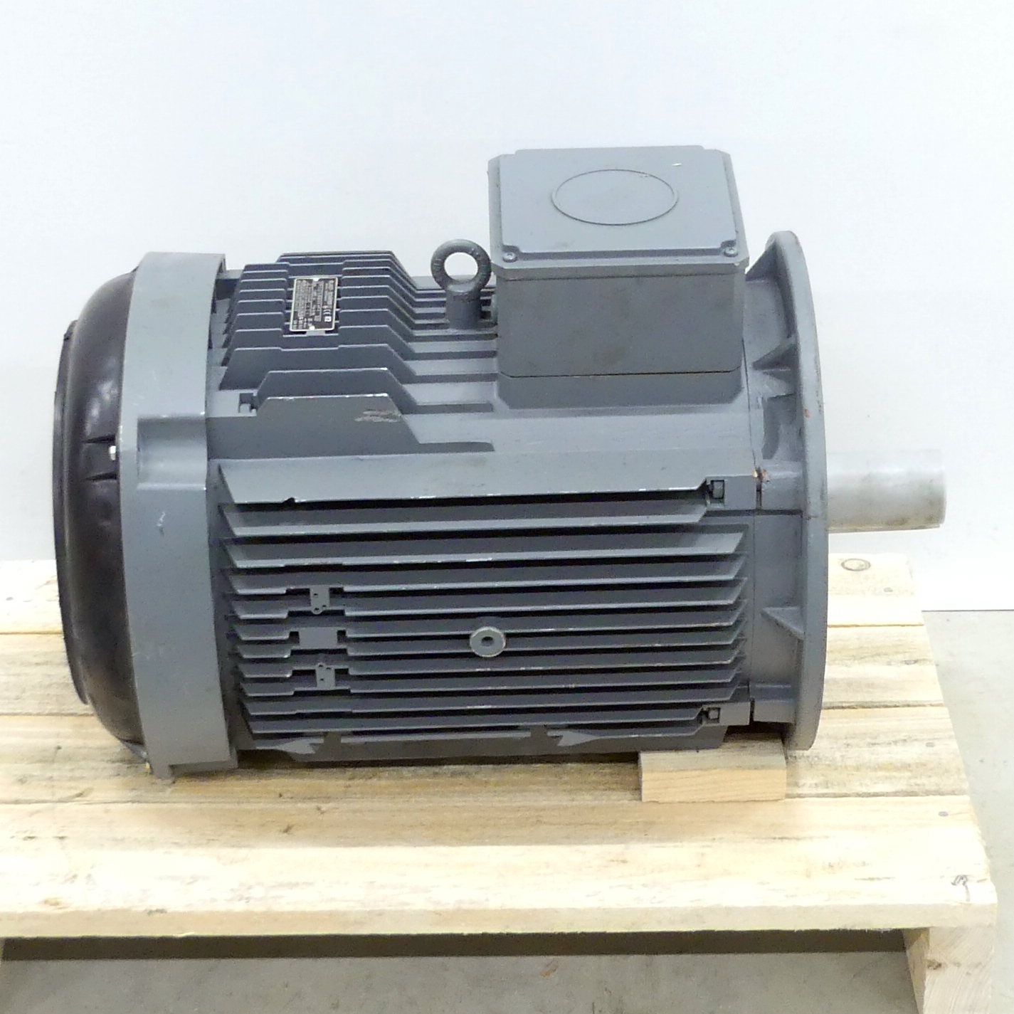 Three-phase motor K11R 180L 4 Exe II T3 TPM HW 