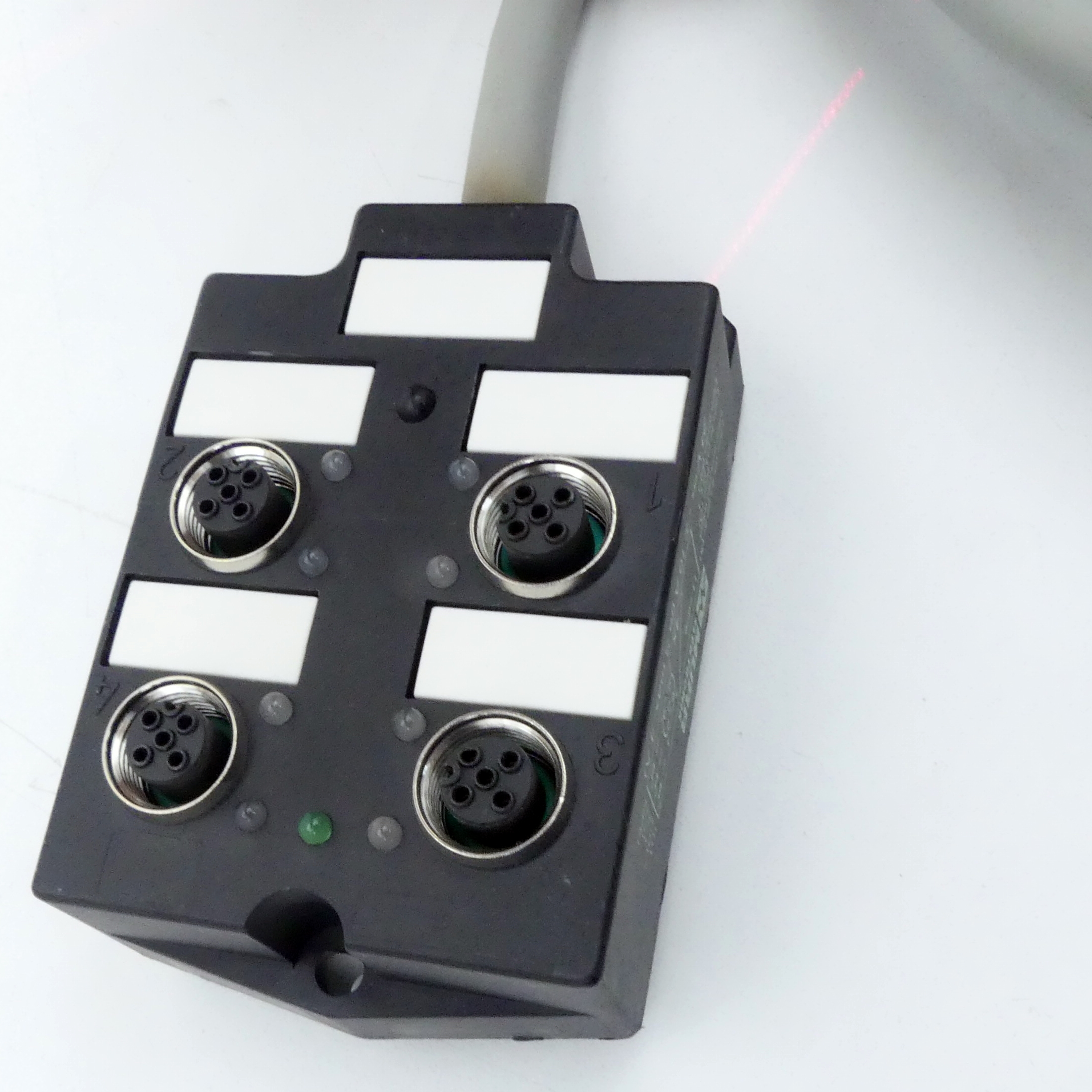 Connection line with passive distributor
