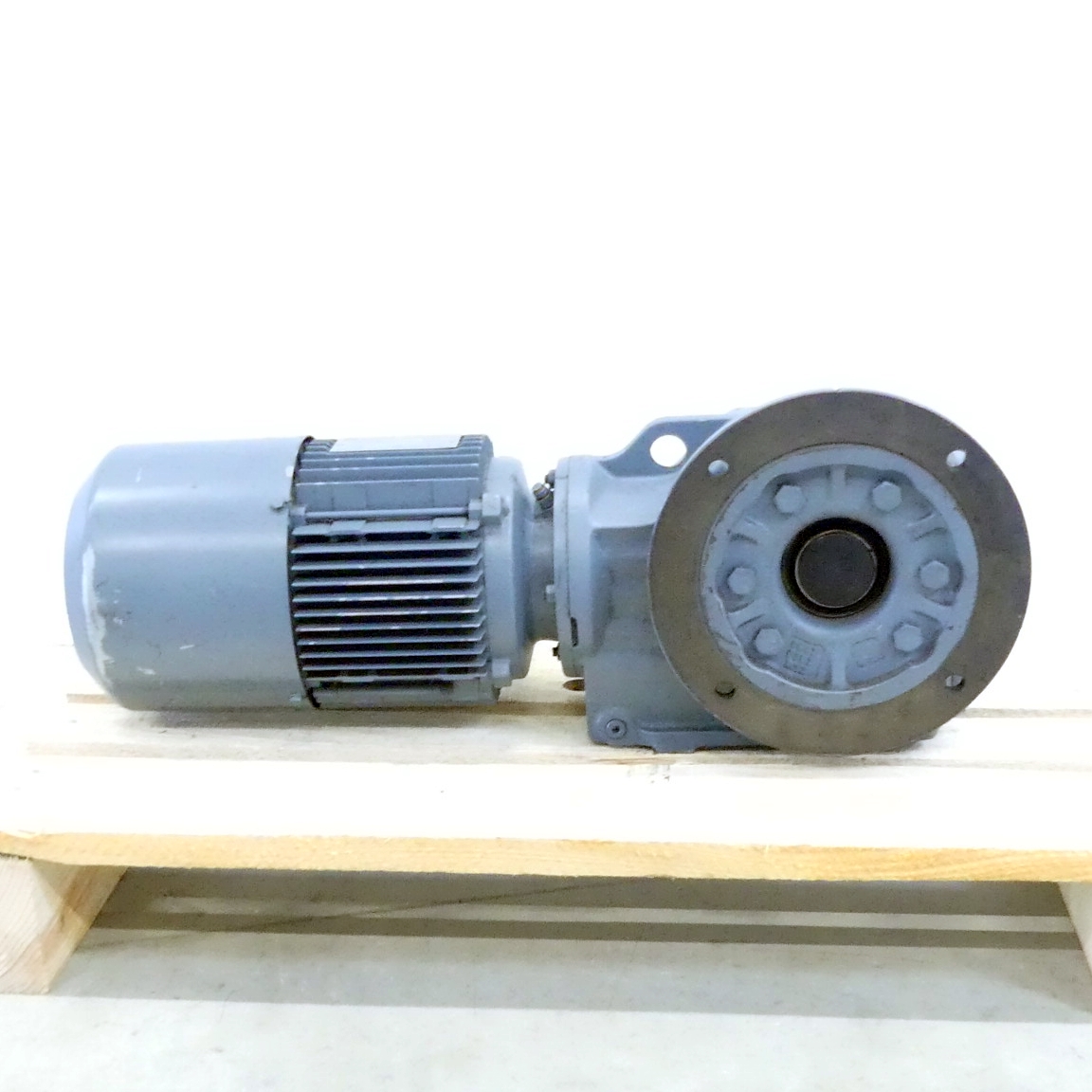 Getriebemotor KAF67 DT90S4/BMG/HR 