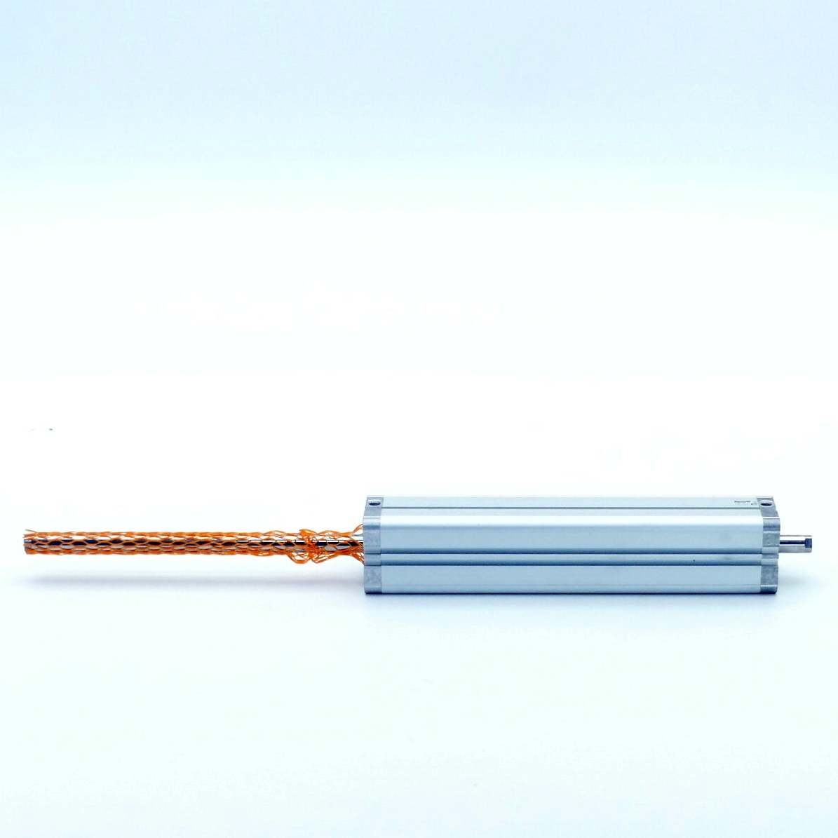 Pneumatic cylinder