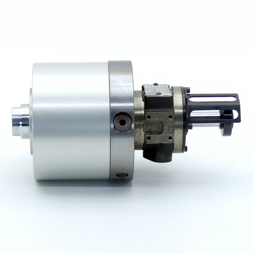 Closed center rotating hydraulic cylinder 