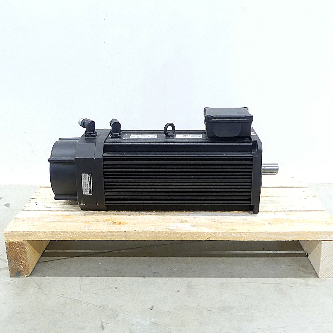 Servomotor MCA-19S35-RS0P2-B28R-KS5F10N-R0SU 