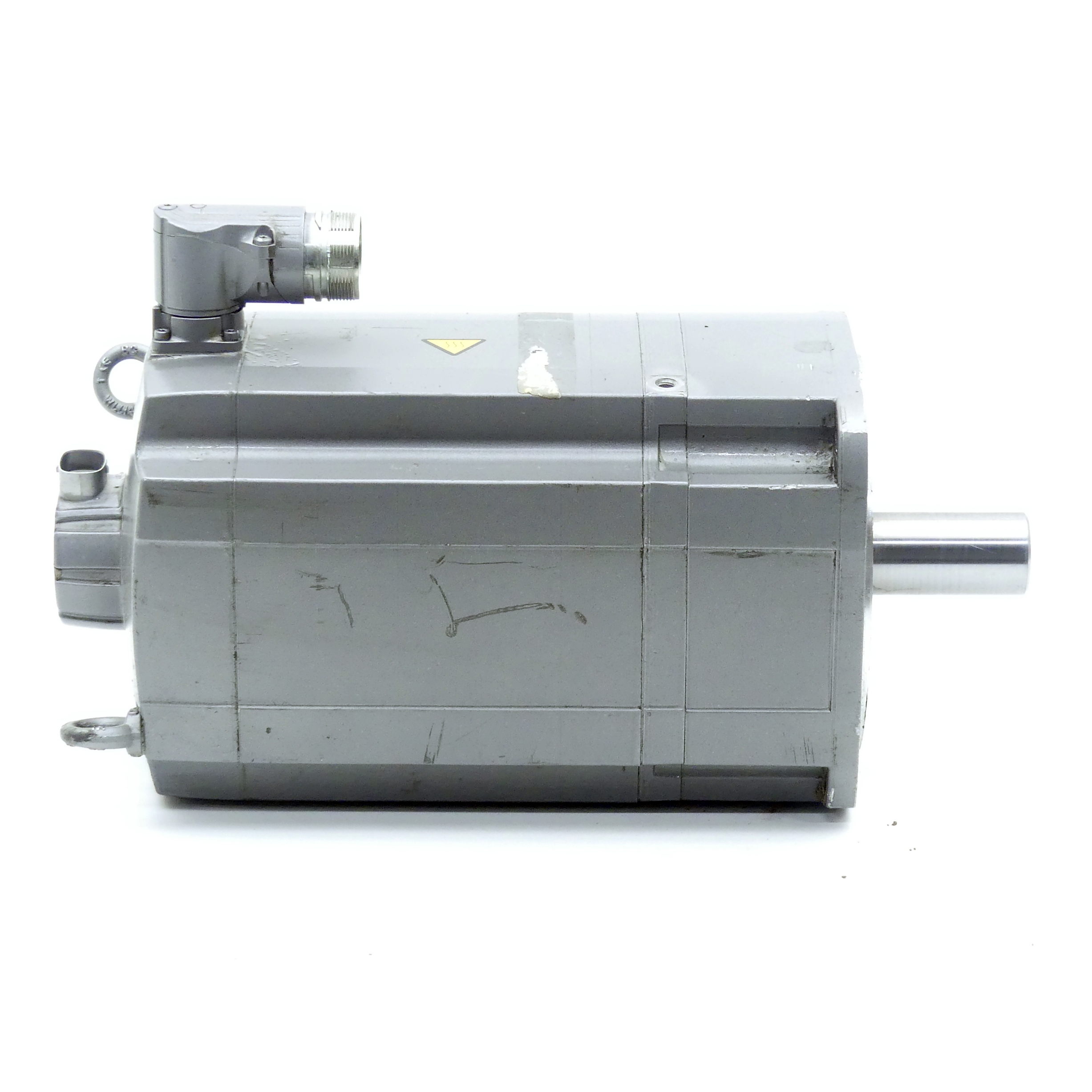 Servo motor 