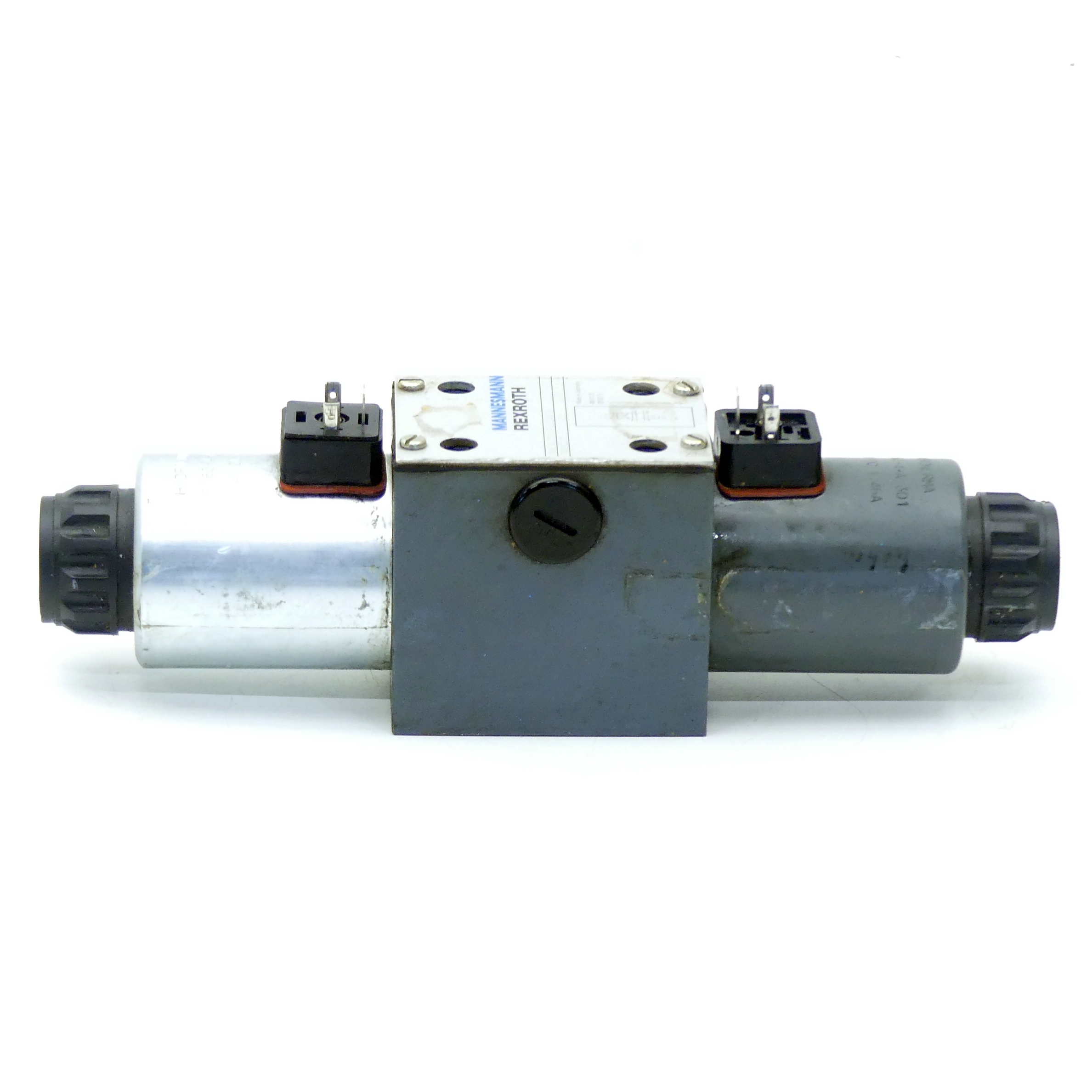 Magnetic 4/2 directional valve 4WE 10 D31/OFCG24N9Z4  Used