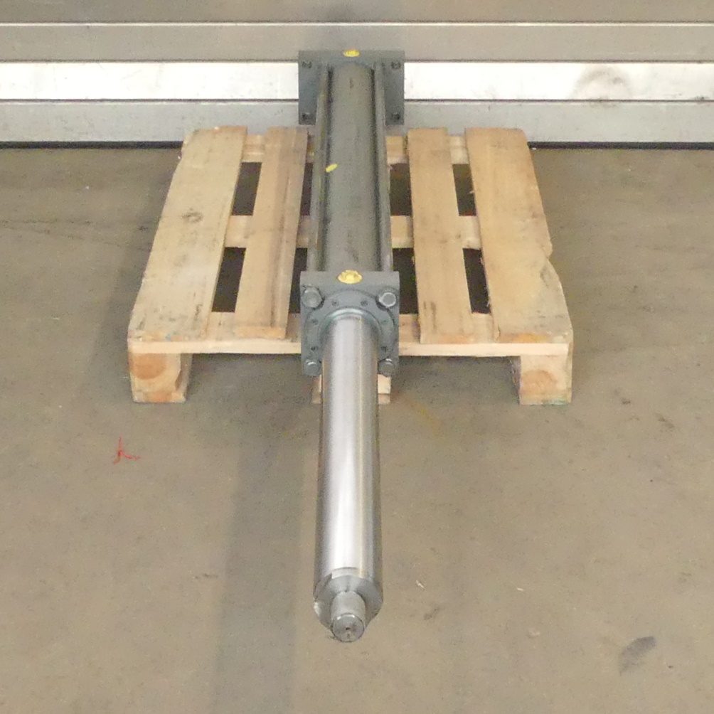 Hydraulic cylinder 567713/0 L45