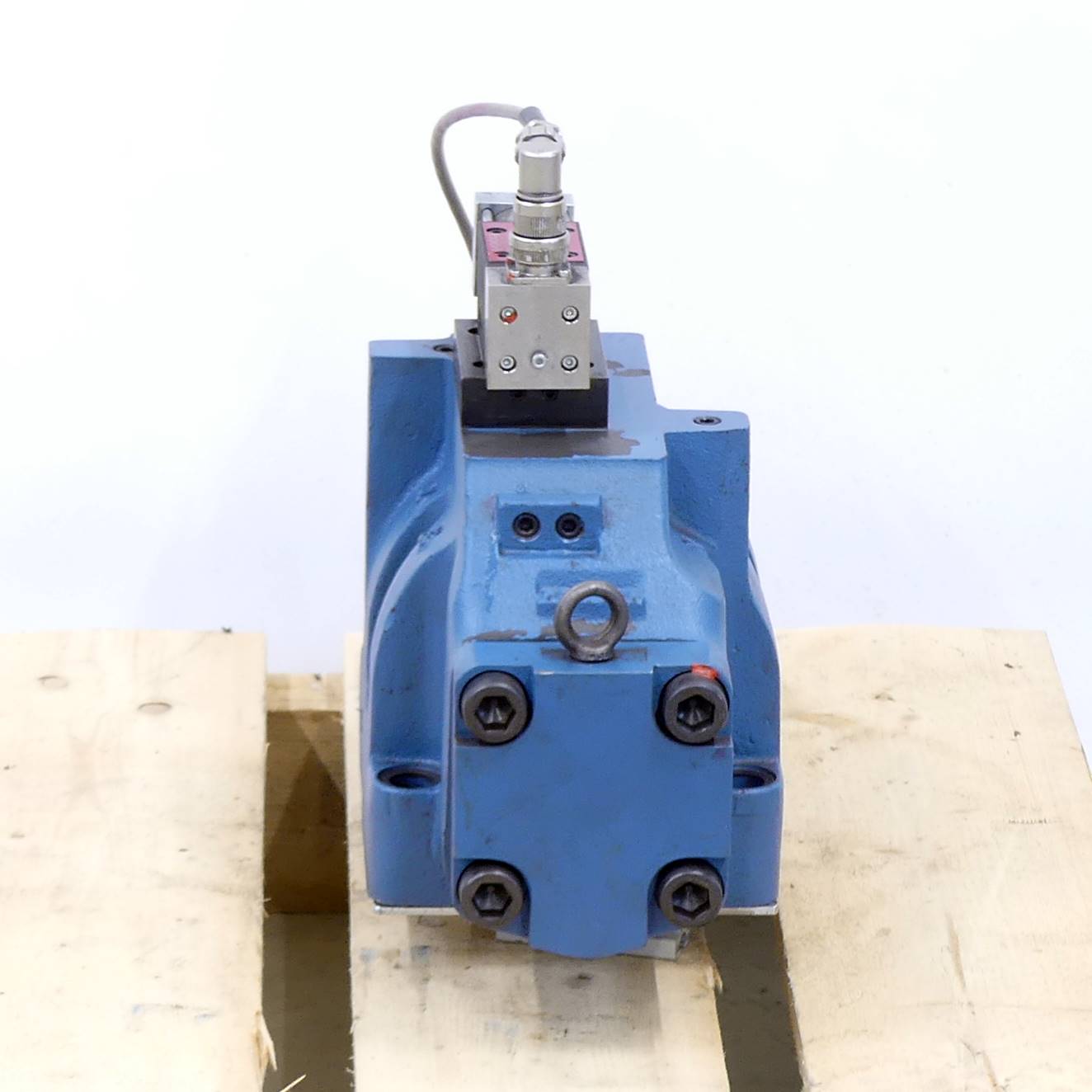 Two-stage proportional valve D685Z4107D 