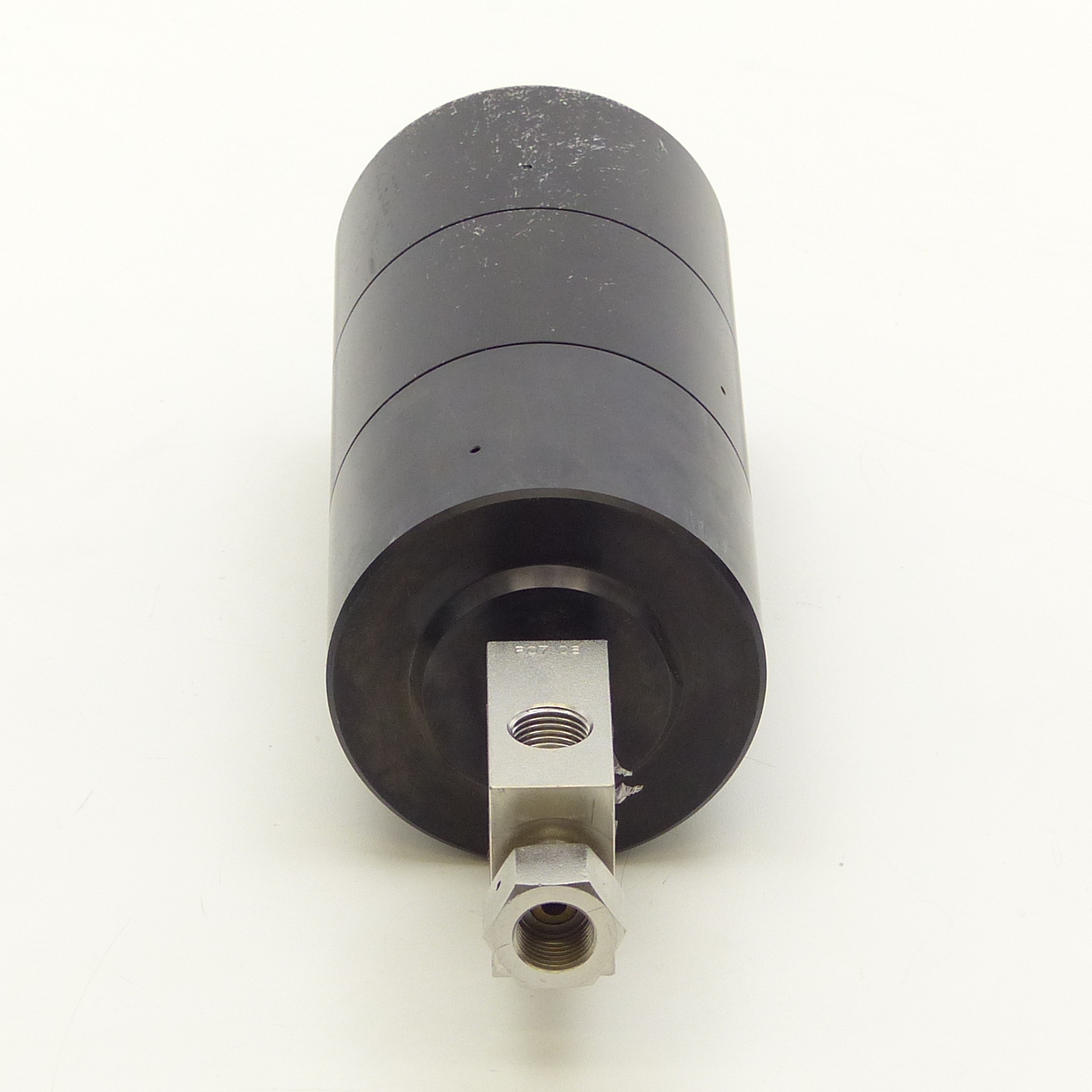 Piston type air-operated valve 