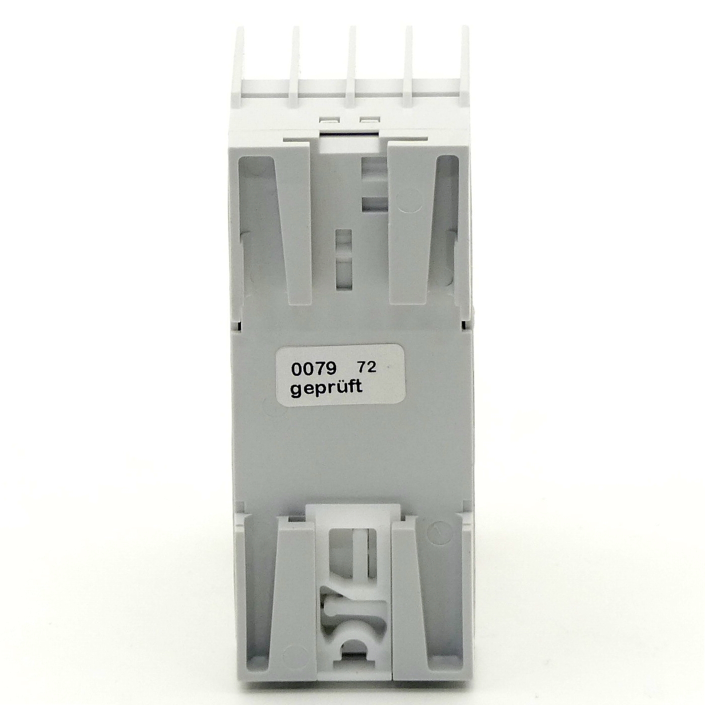 Fault signaling relay