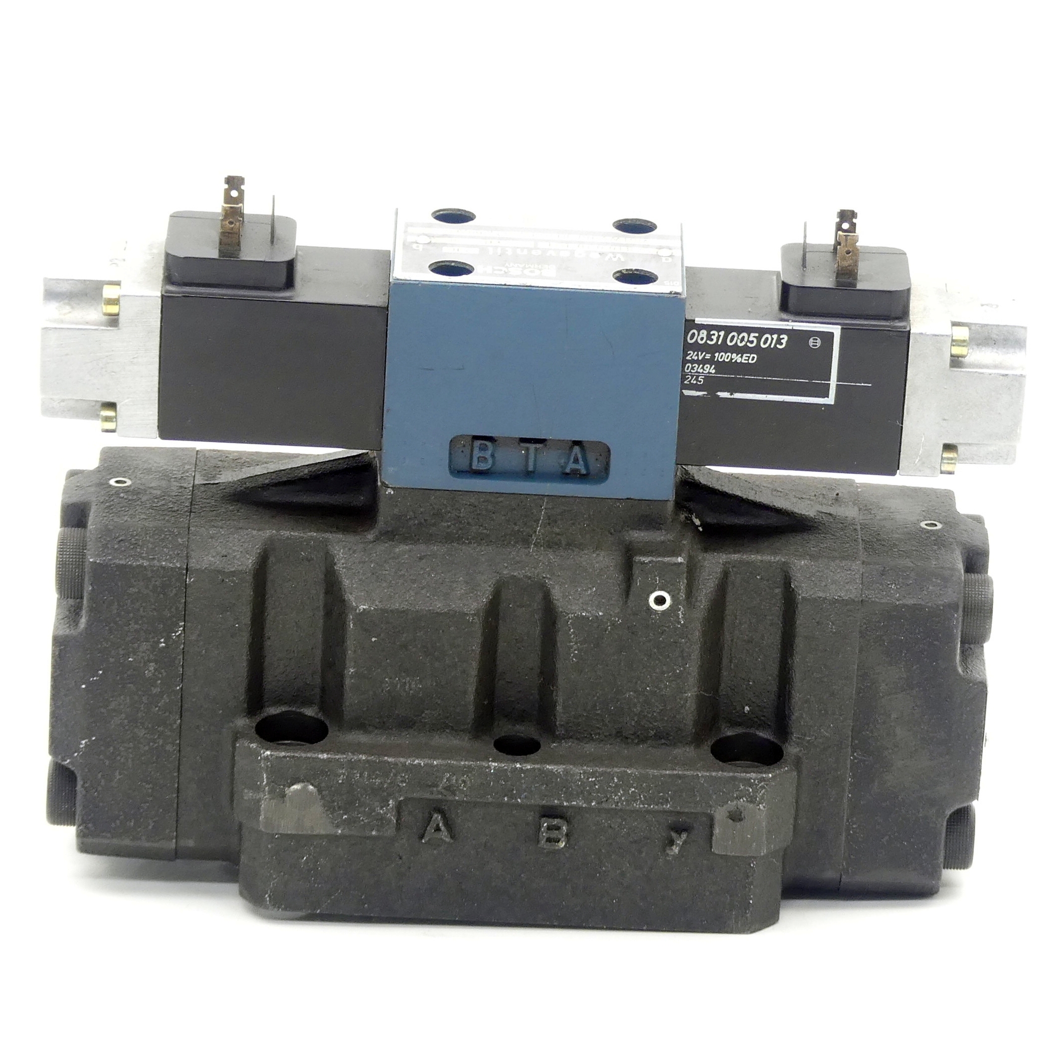 Pilot operated 4/3-way valve 081WV16P1N302XYWS024/00-0 