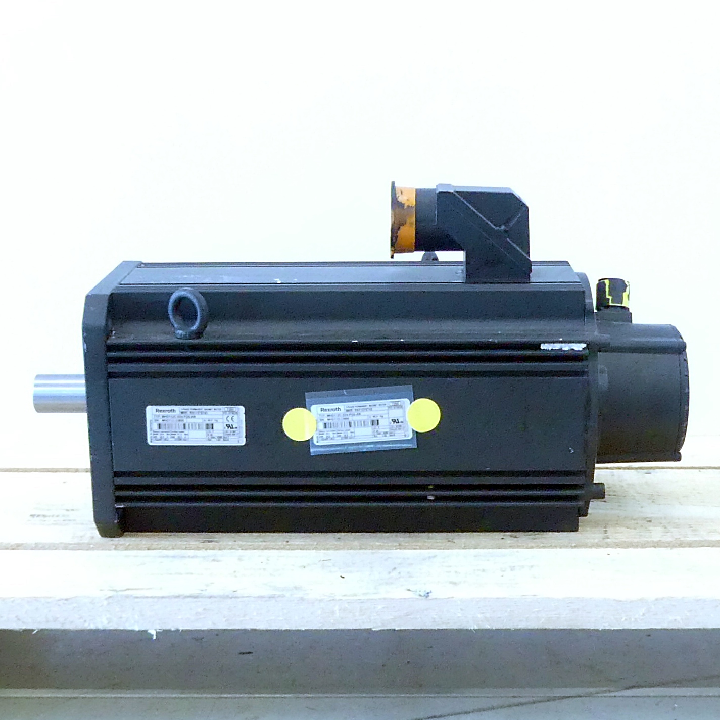 Three-Phase servo motor MHD112C-024-PG0-AN 