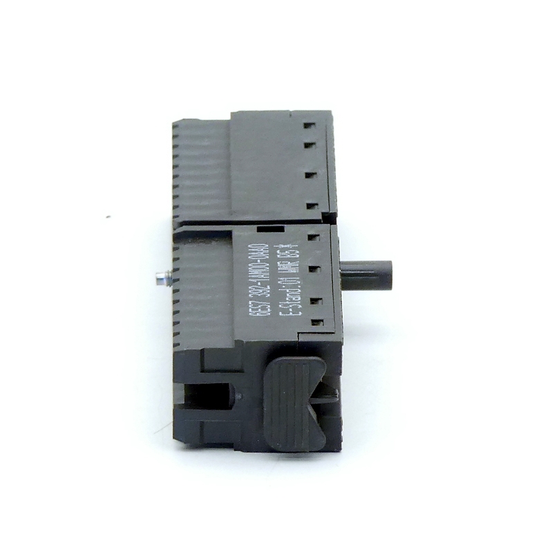 Front connector with screw contacts 