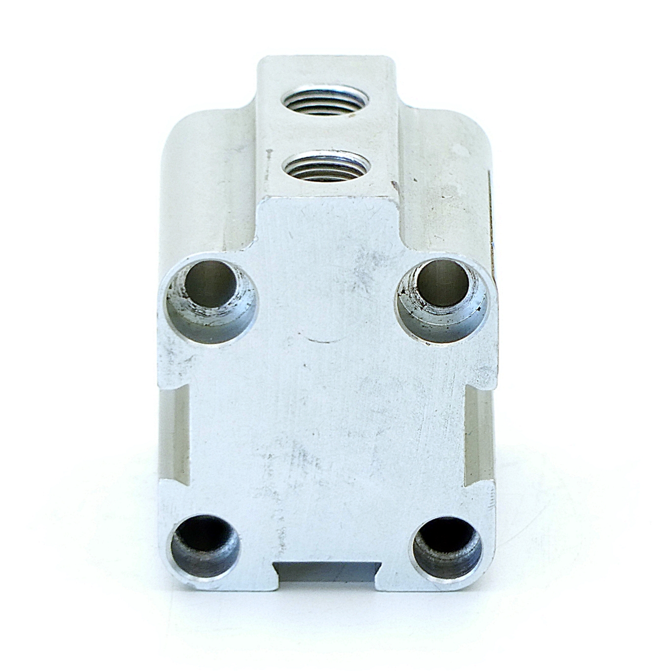 Pneumatic cylinder 