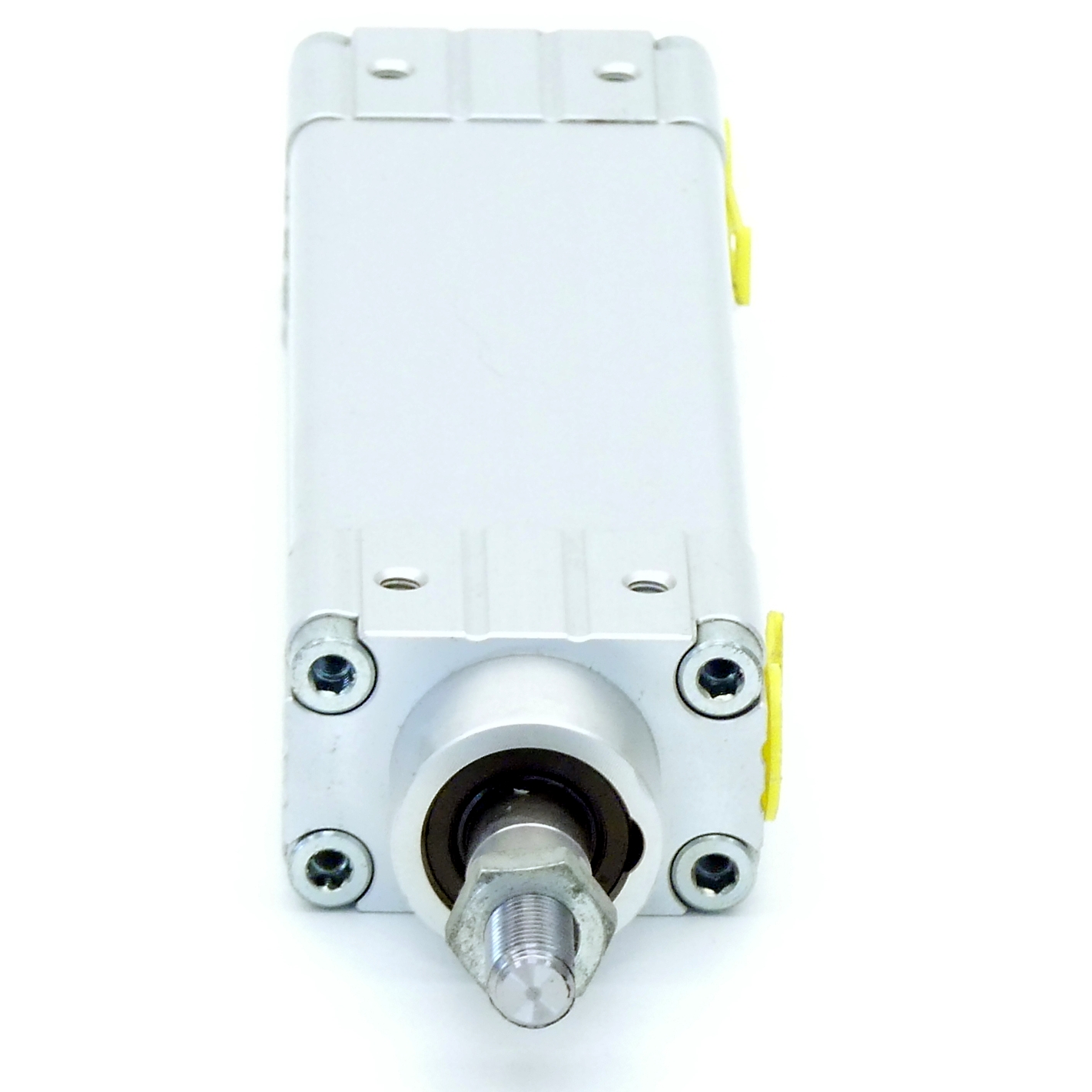 Pneumatic cylinder