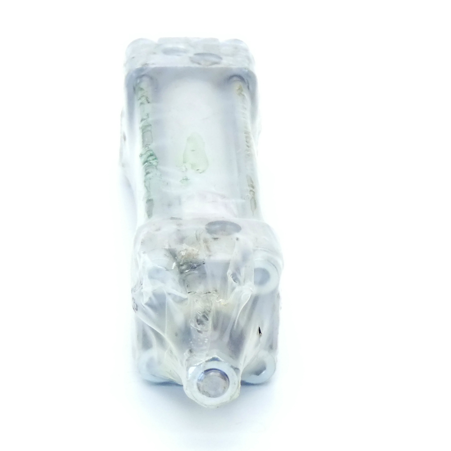 Pneumatic cylinder