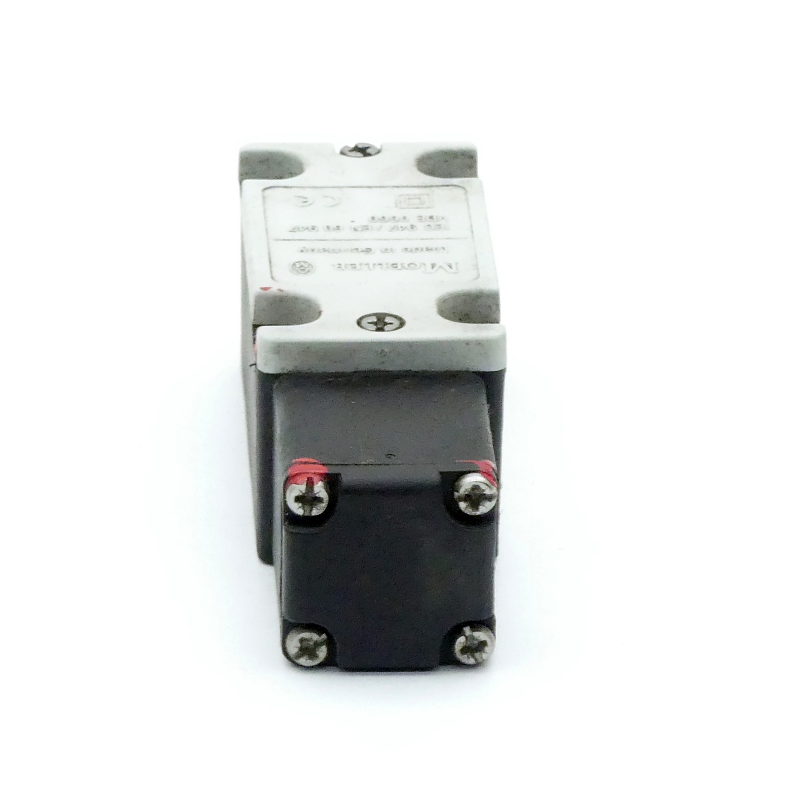 Safety limit switch