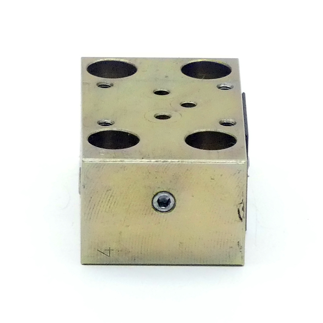 Hydraulic throttle check valve with electrical control