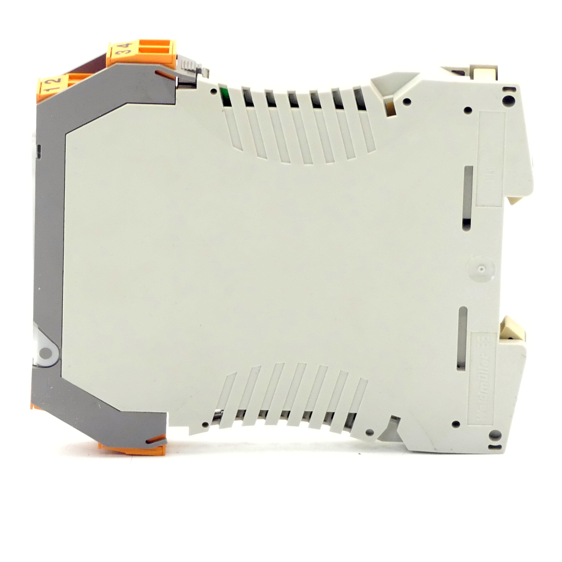 Signal converter/insulator 