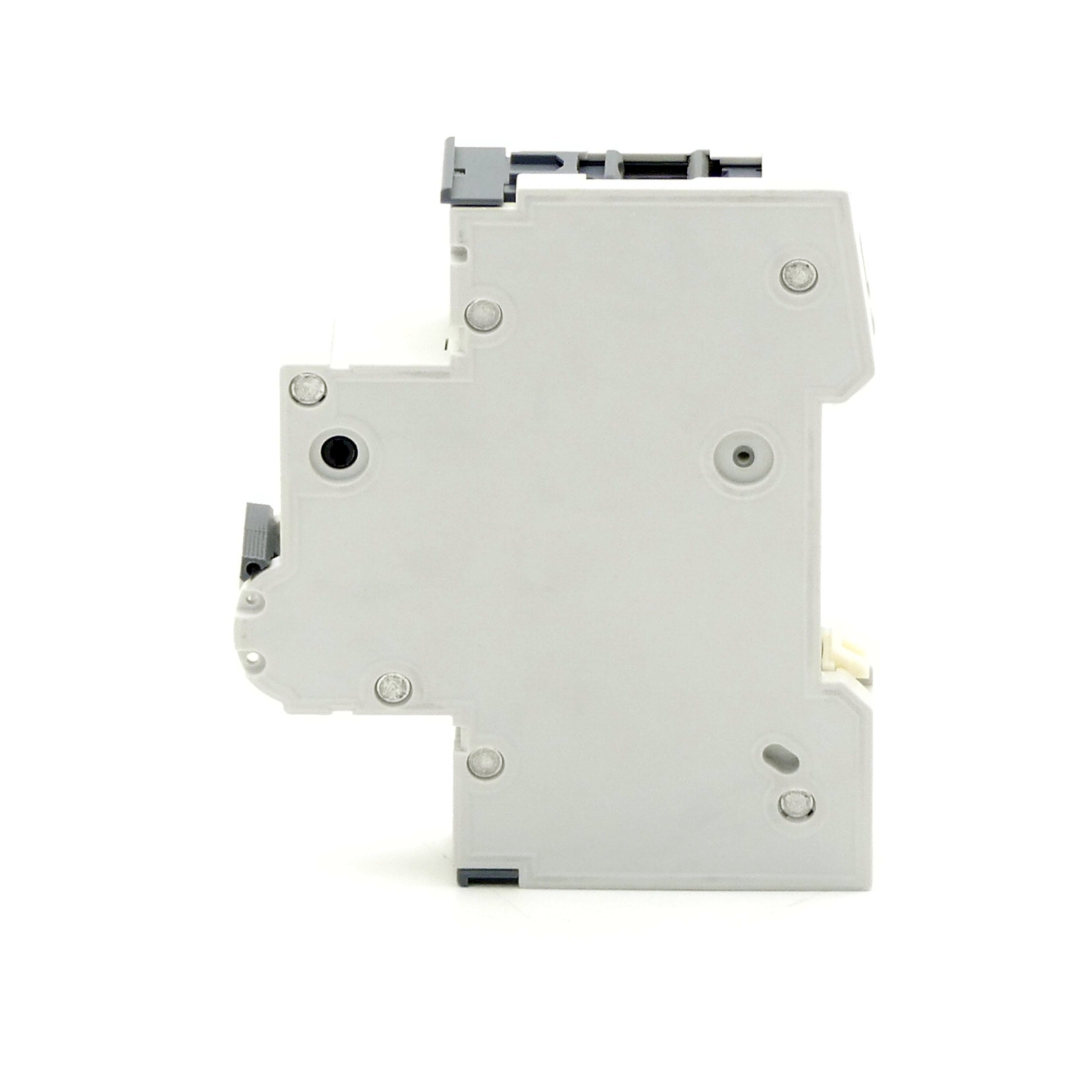 Circuit breaker 