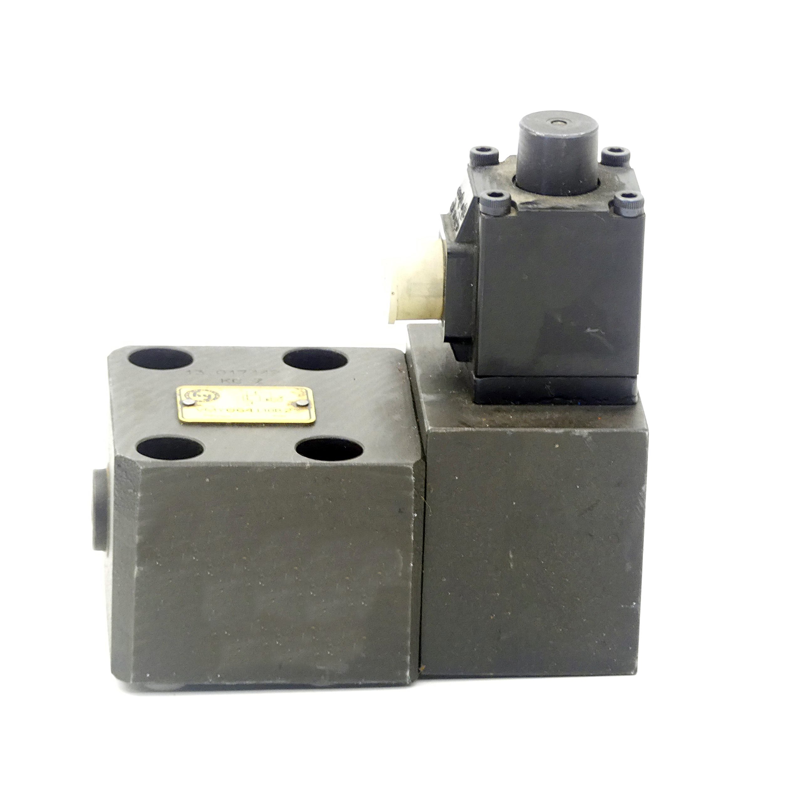 Pressure reducing valve 