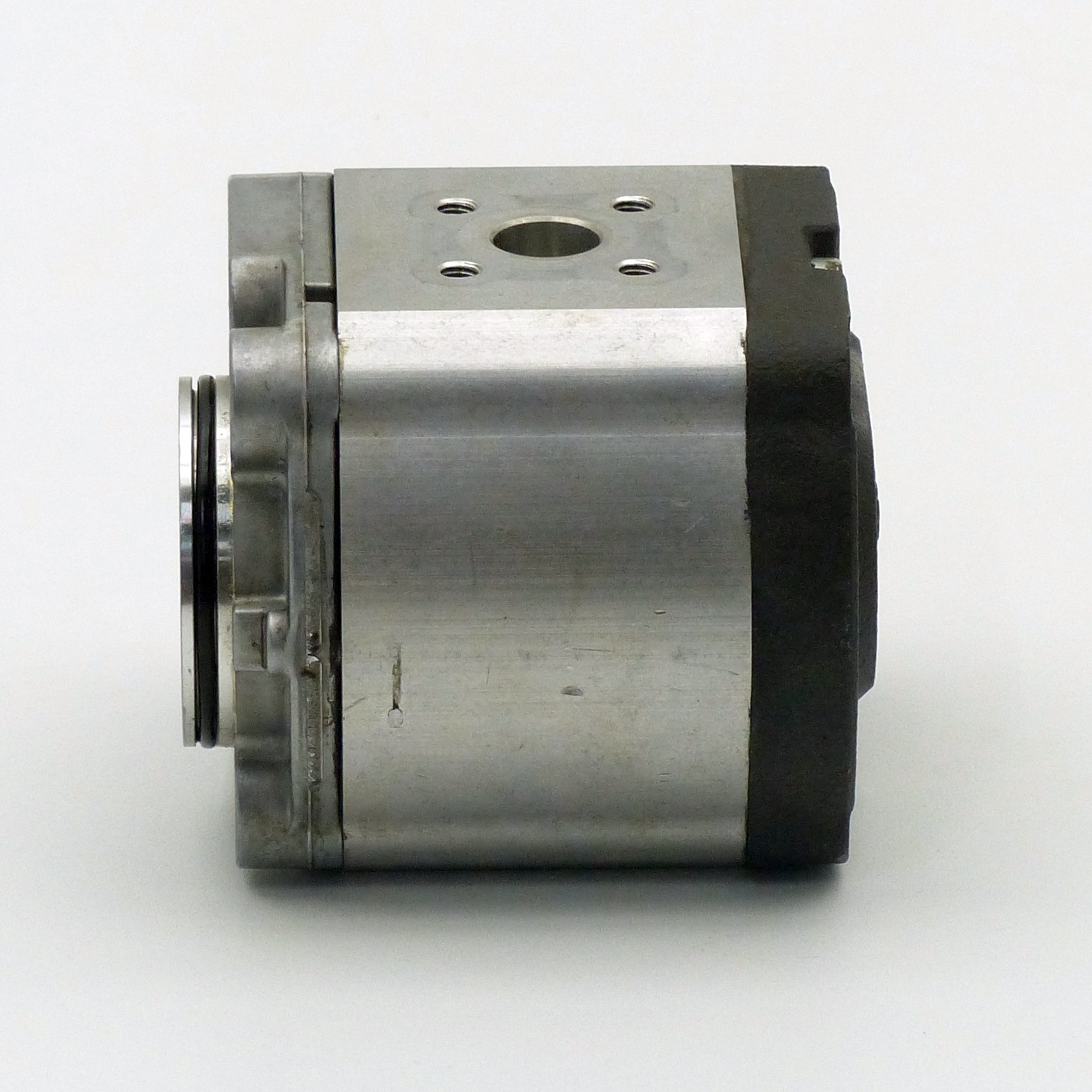 Gear pump 