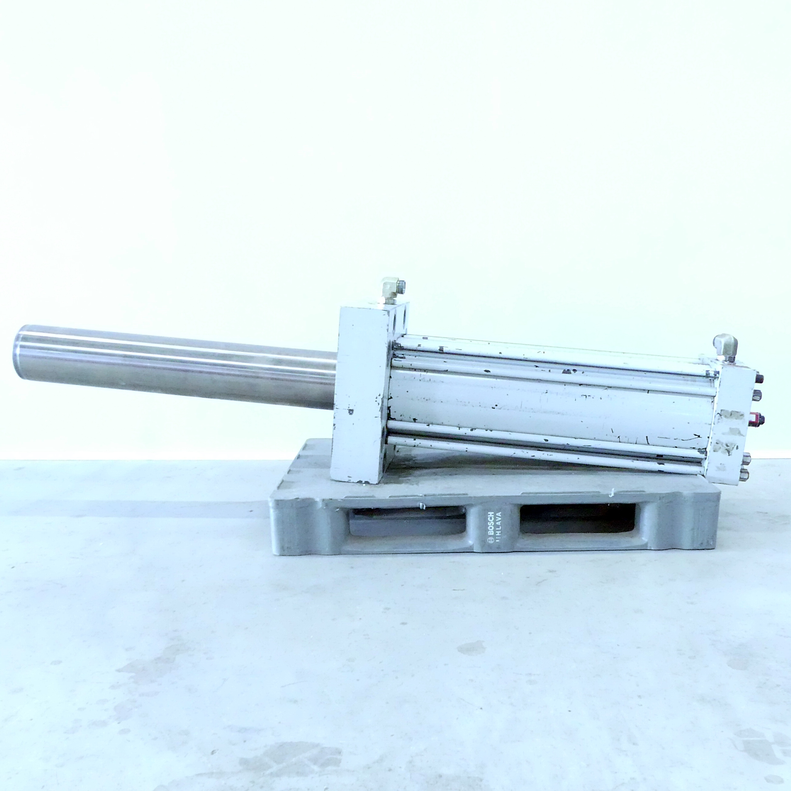 Hydraulikzylinder mit verlängerter Kolbenstange (100cm) 10034751/621
