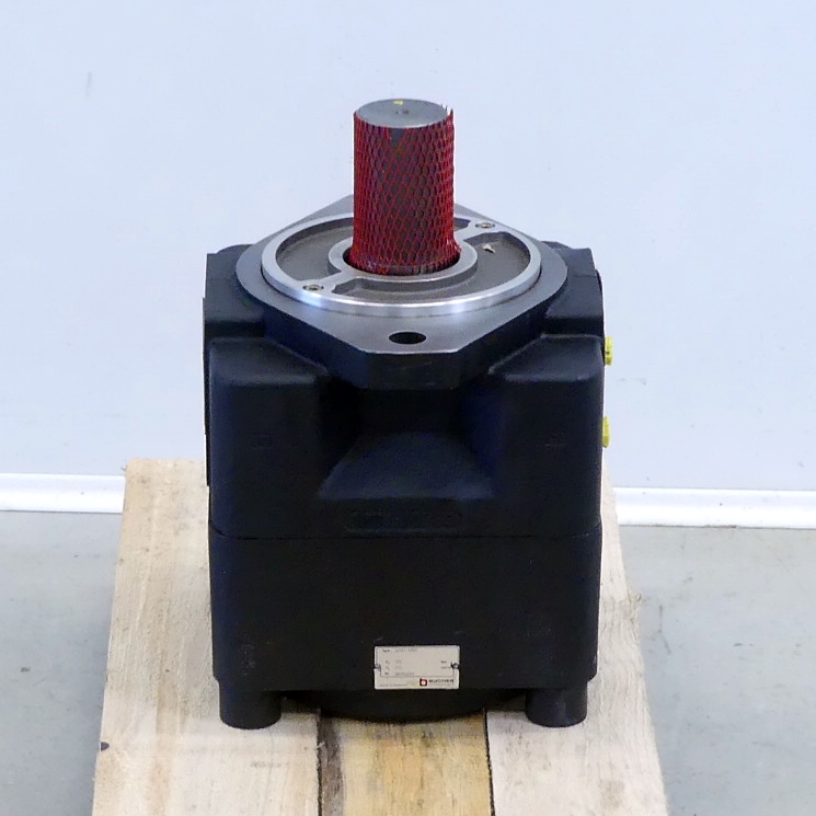 Hydraulic pump QT81-315R 