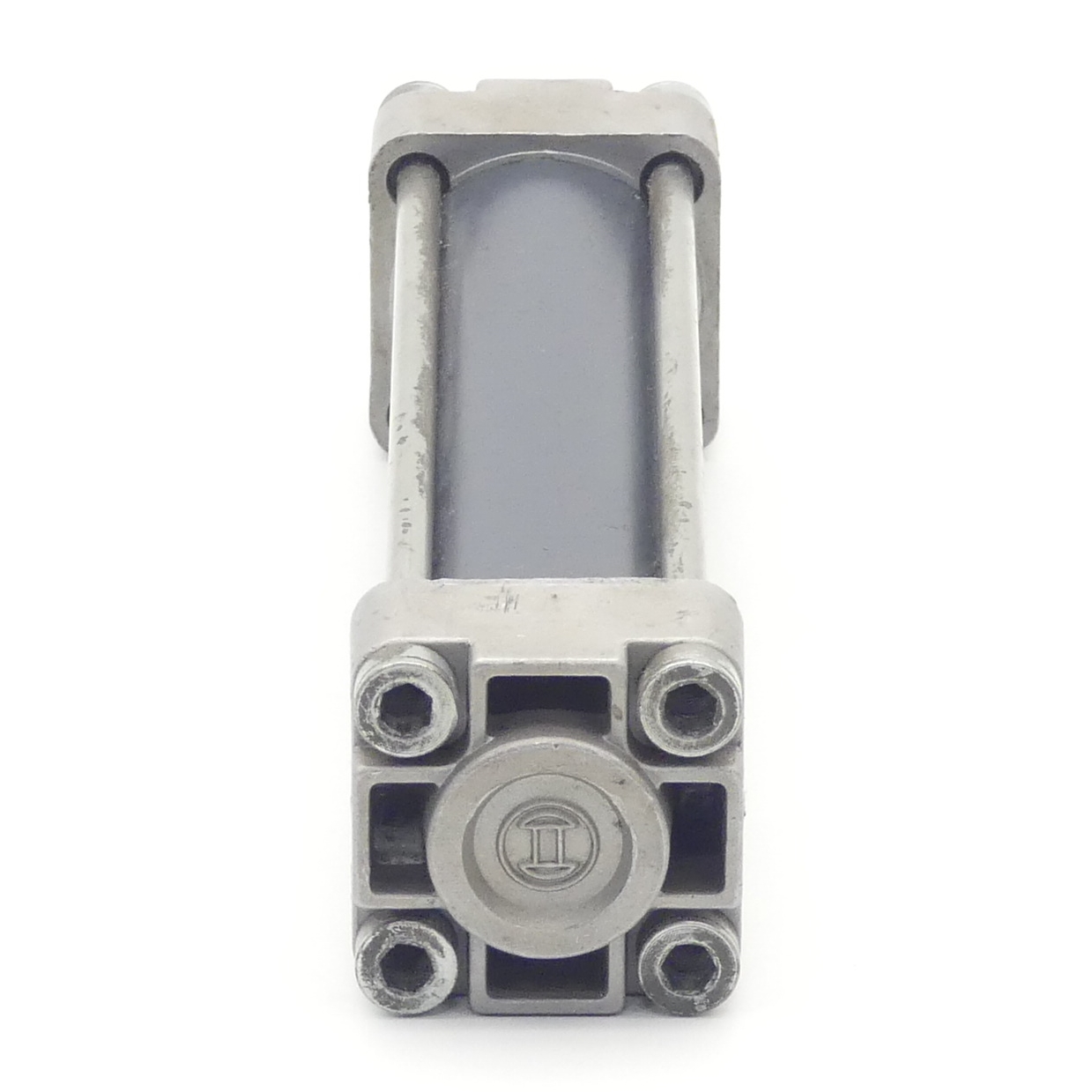 Pneumatic cylinder