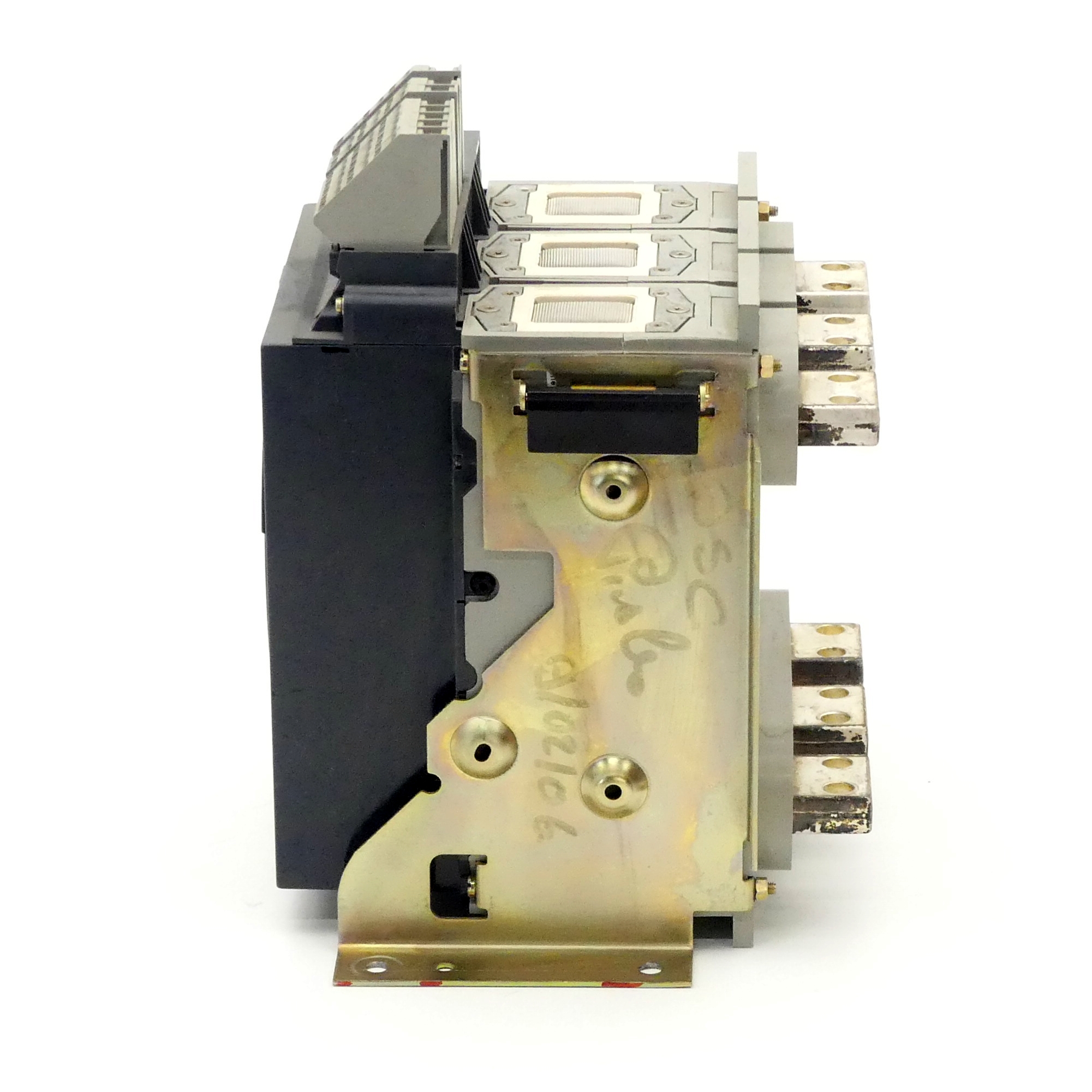 Basic electrical switch 