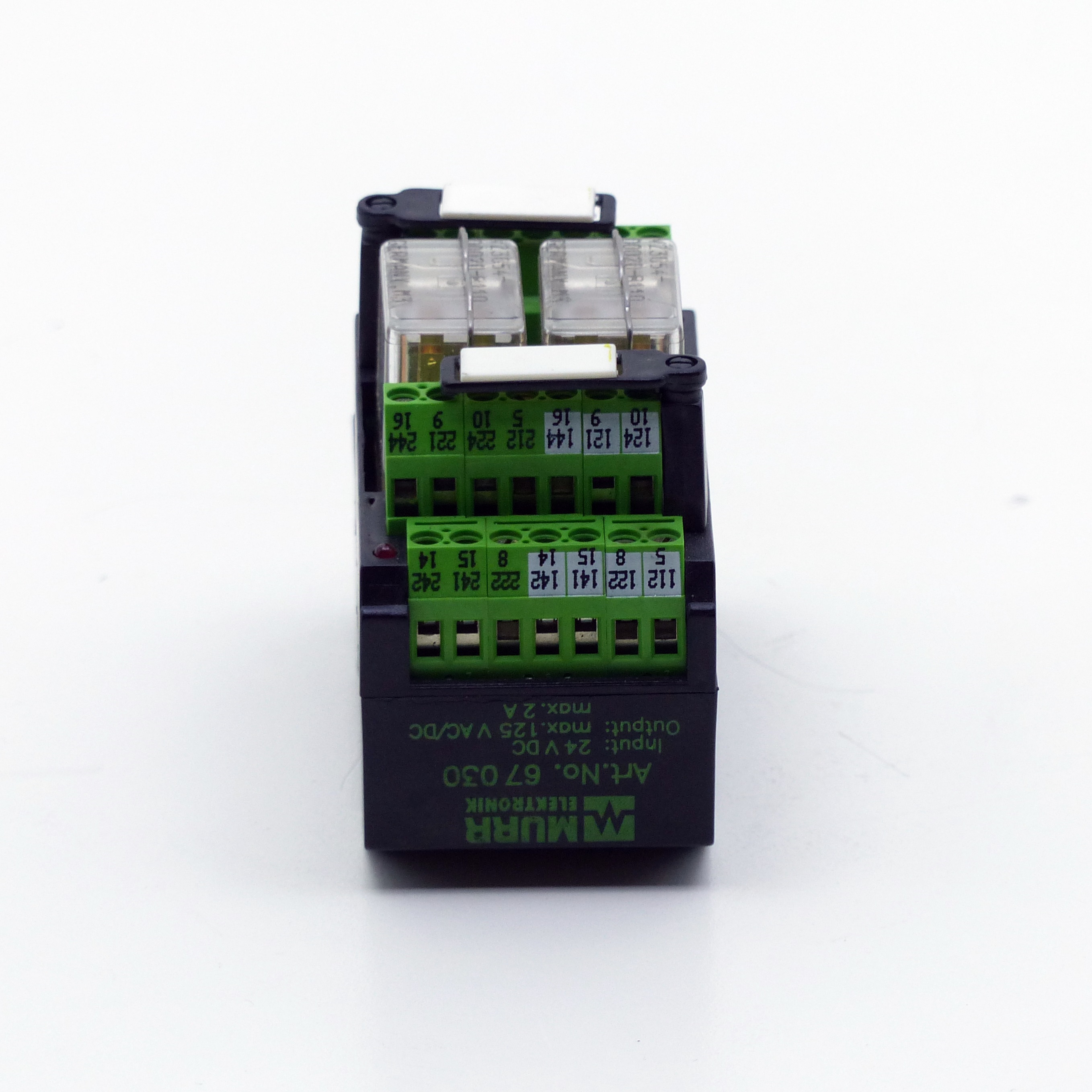 Relay socket element