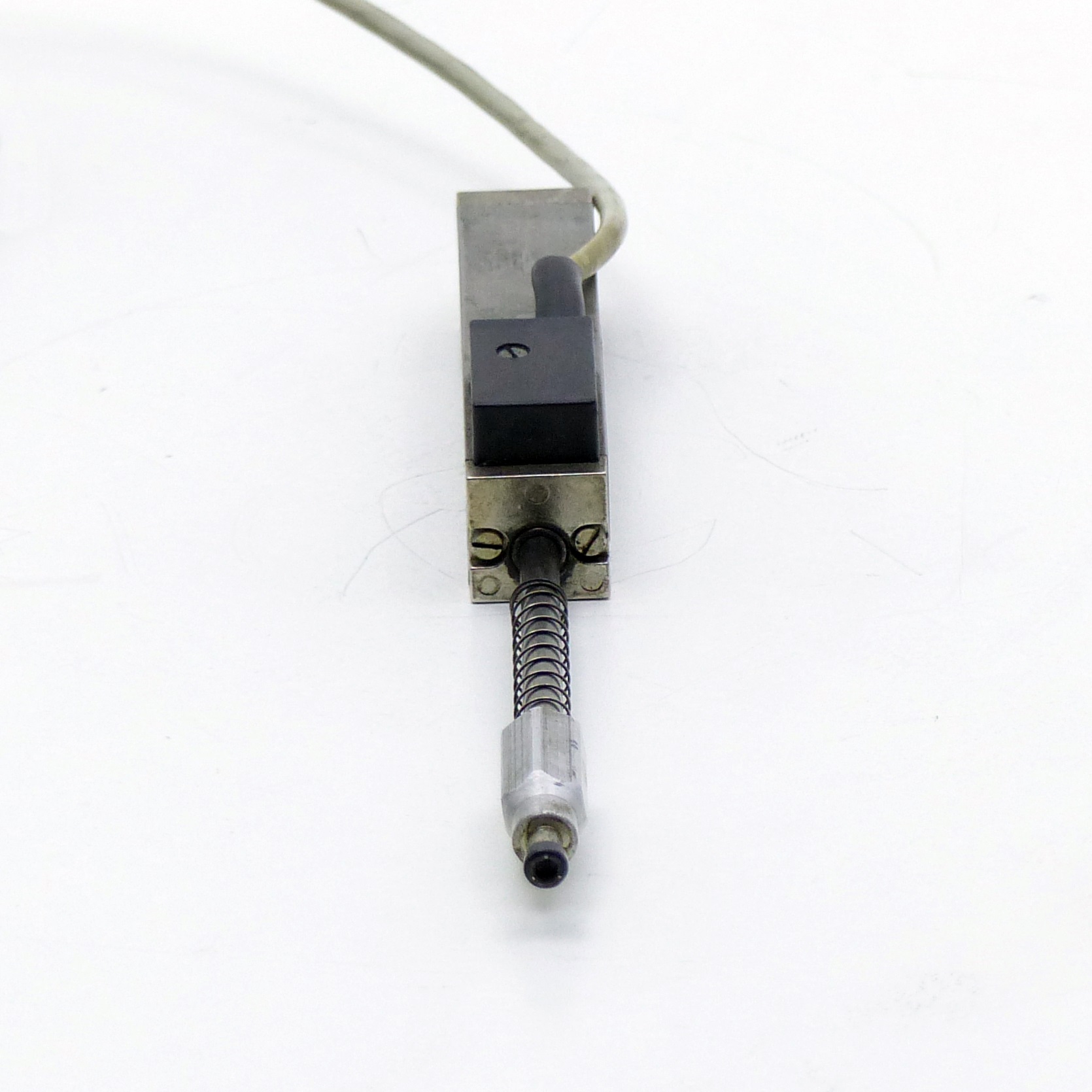 Potentiometric displacement Sensor 