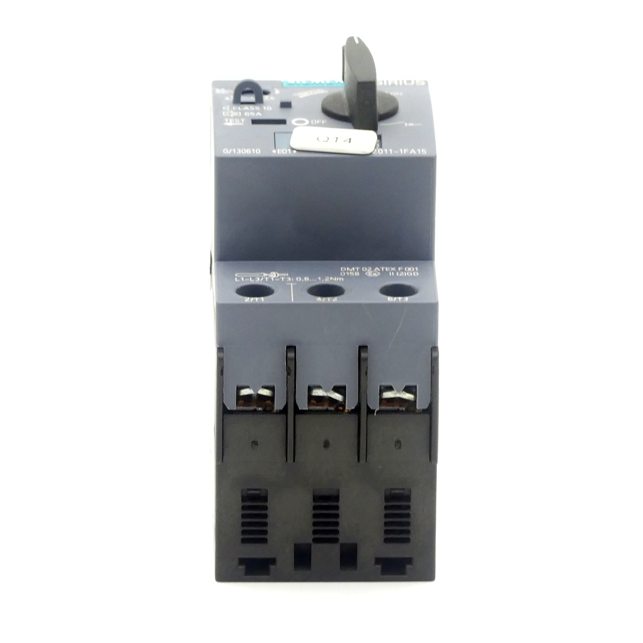 Circuit breaker 