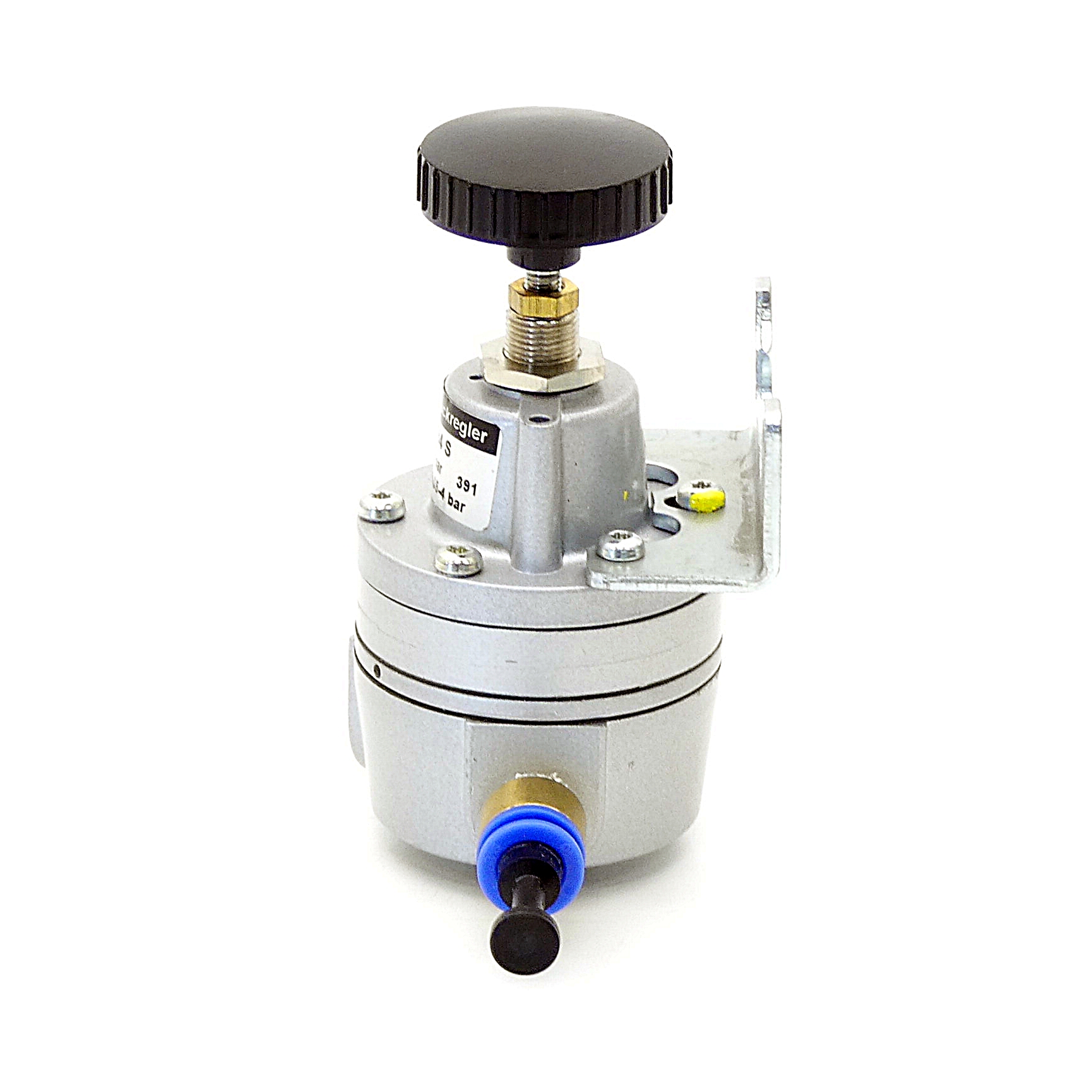 Precision pressure regulator