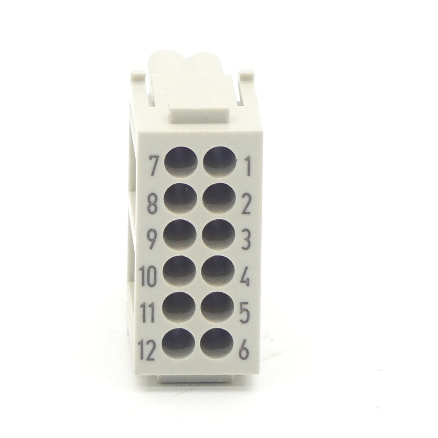 Socket insert