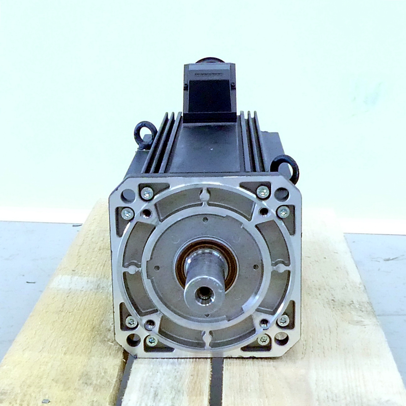 Three-phase servo motor MHD115C-024-PG1-BA 