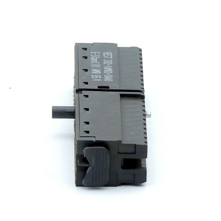 Front connector with screw contacts 