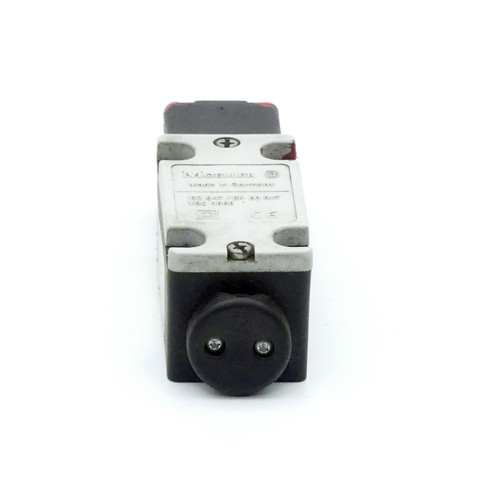 Safety limit switch
