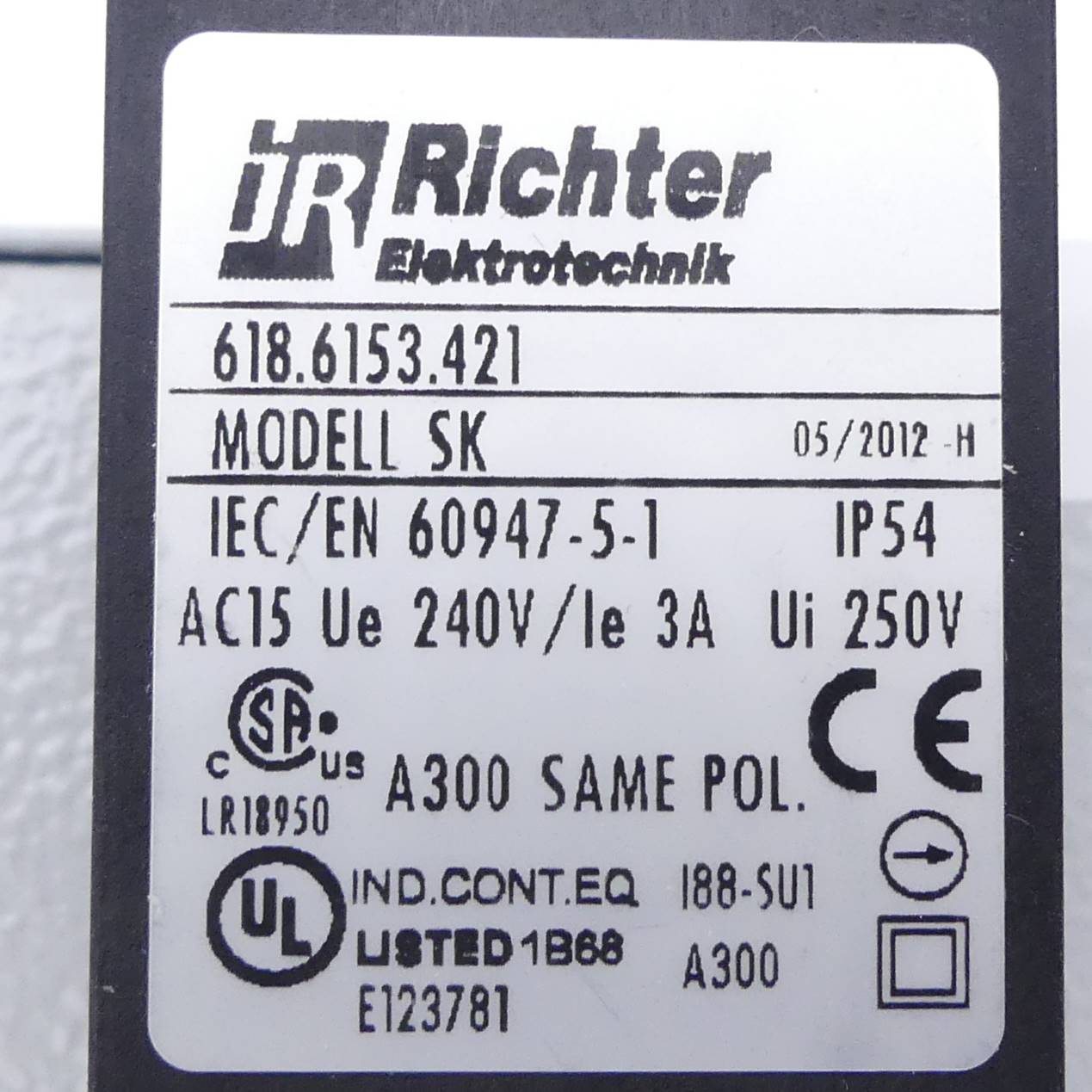 Control cabinet light
