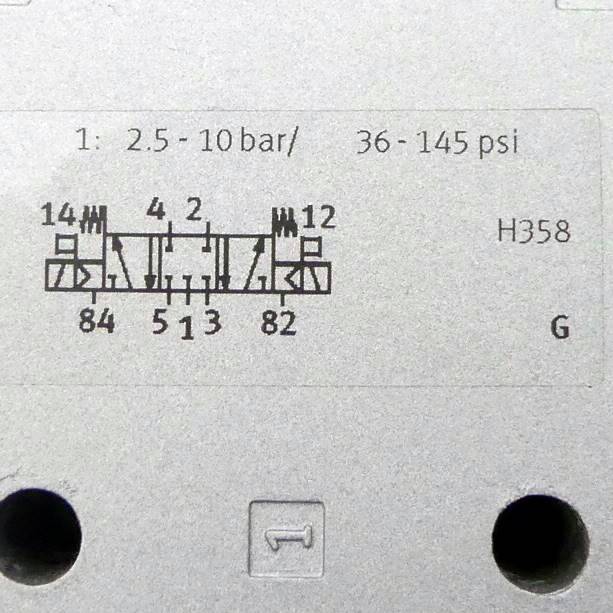 5/3directional valve VUVS-L309-P53C-MD-G38-F8
