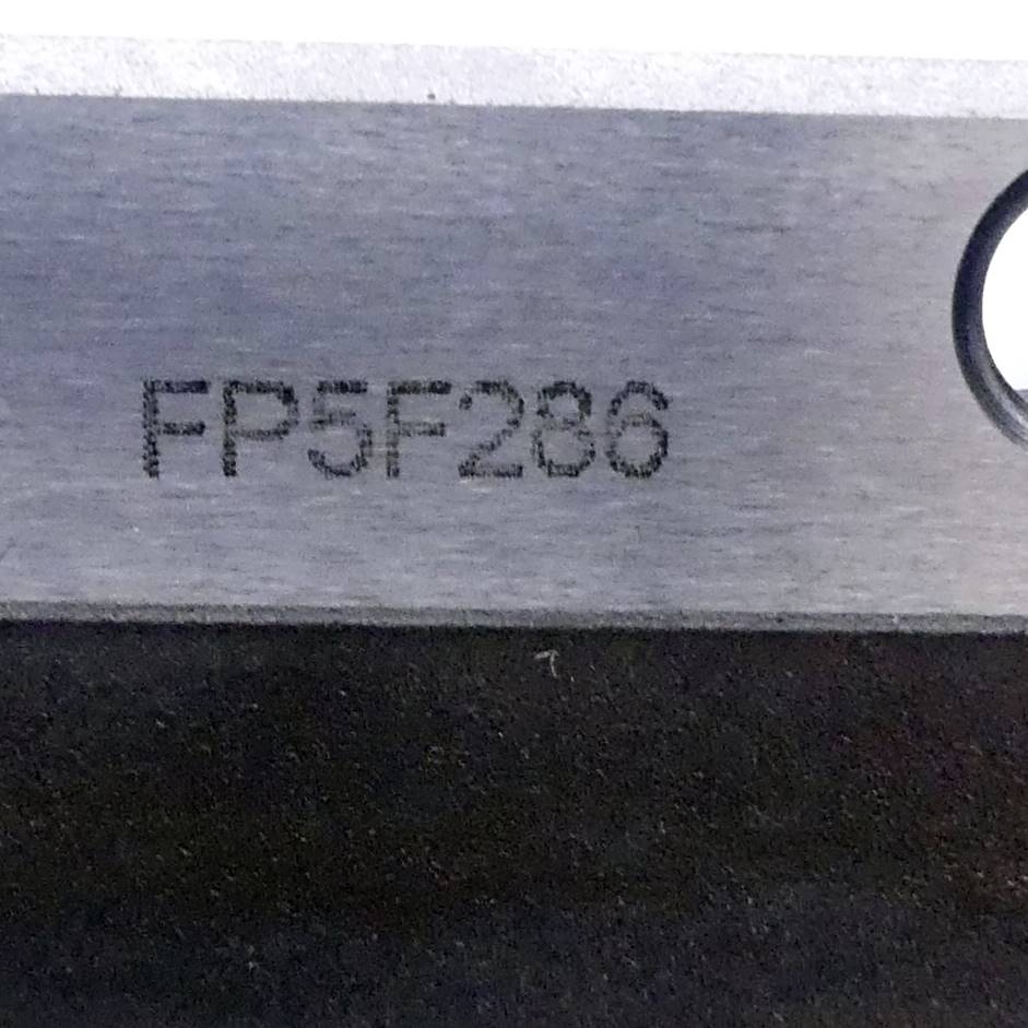 Roller guide carriage