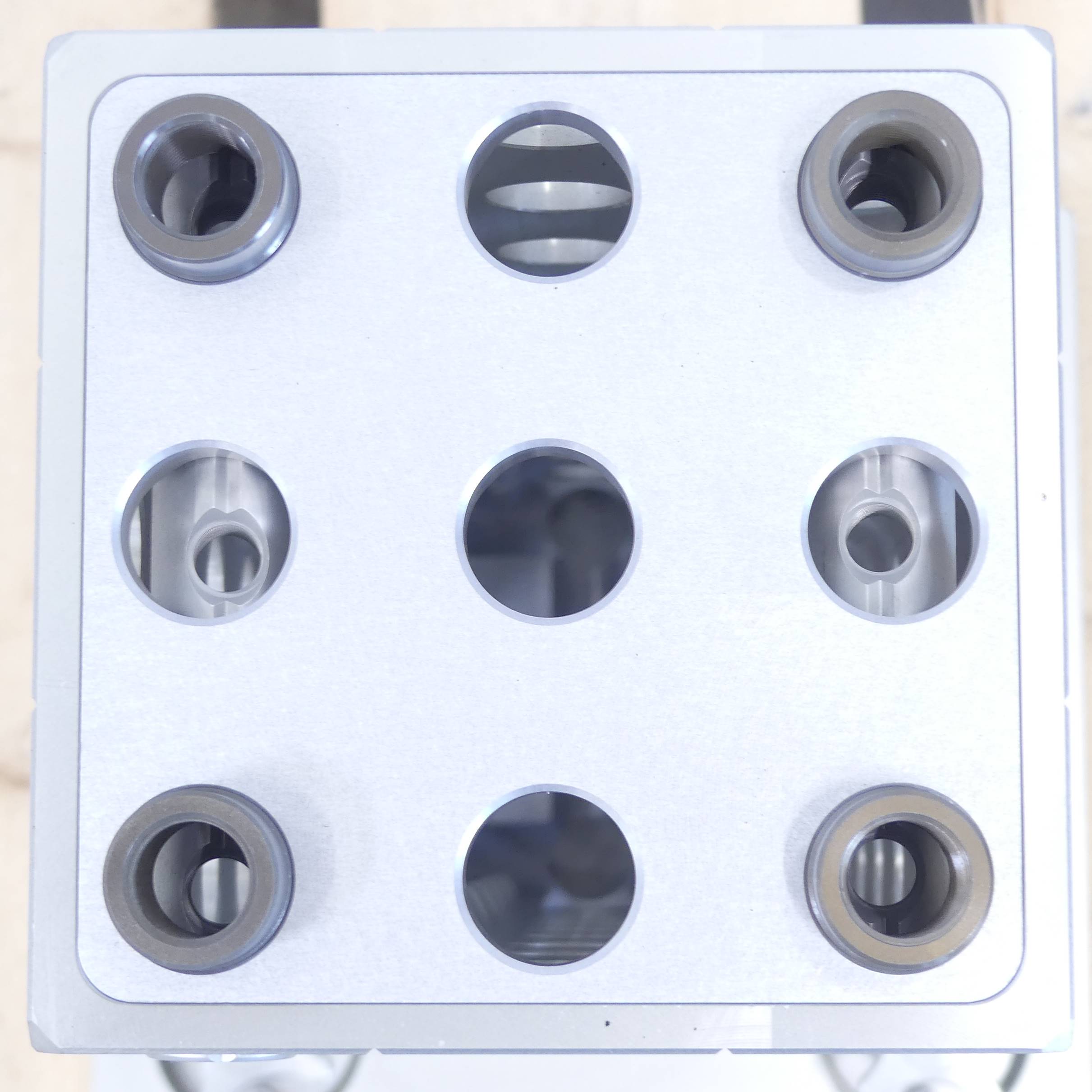 ALUFIX Quader Light dreireihig 